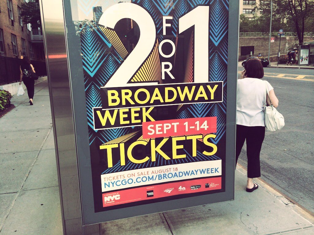 Ta reklama przekonała mnie, aby w końcu wybrać się na Broadway.