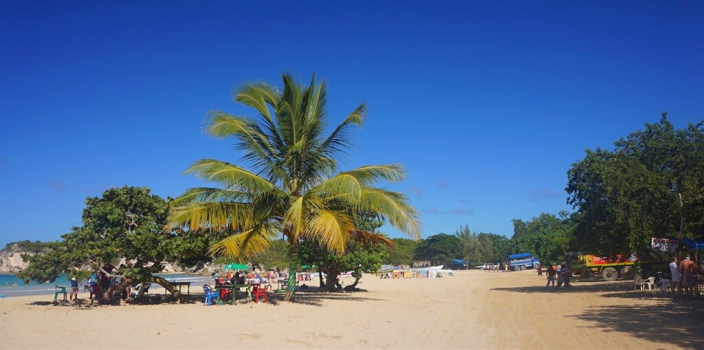 Z Santo Domingo pojechałem na publiczną plażę. Nie ma tu hoteli, strażników i pań podających drinki.