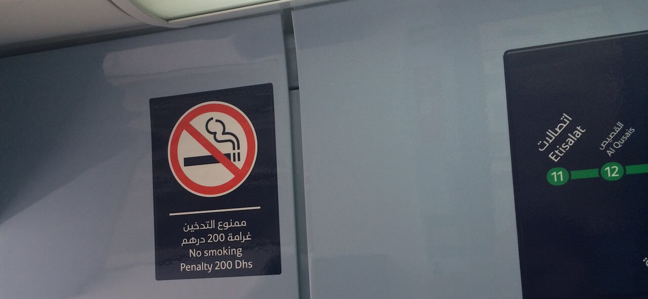 Nie pal na stacji.