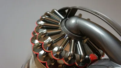 Dyson Cinetic - piękny, drogi, długi i wciąga wszystko