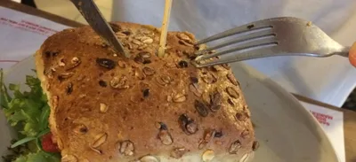 Tak się nie jada hamburgerów! [Love Krove]
